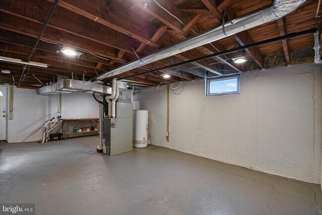 Building Photo - 111 W Sylvan Ave