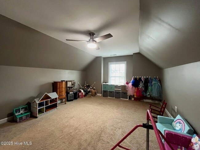 Building Photo - 582 Century Dr