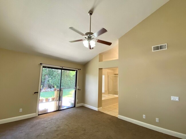 Building Photo - $2,295.00-  3 Bedroom Bullard & Fowler, Cl...
