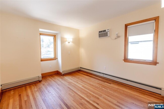 Building Photo - 129 Boulevard