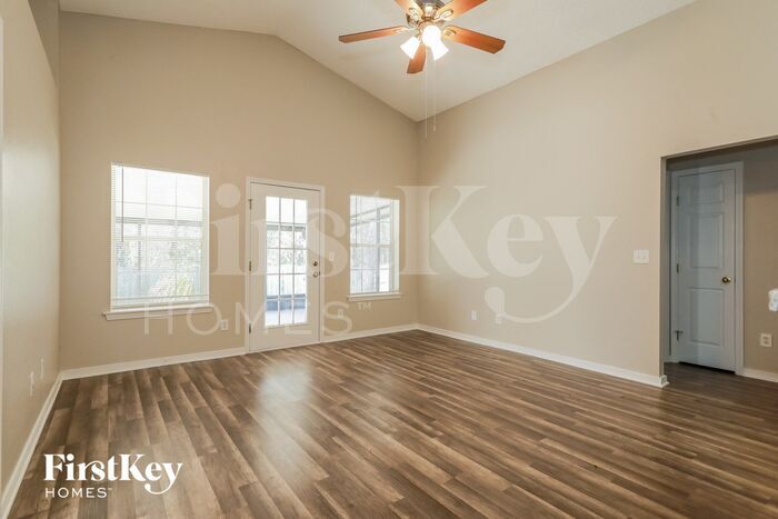 Building Photo - 2047 Eclipse Dr