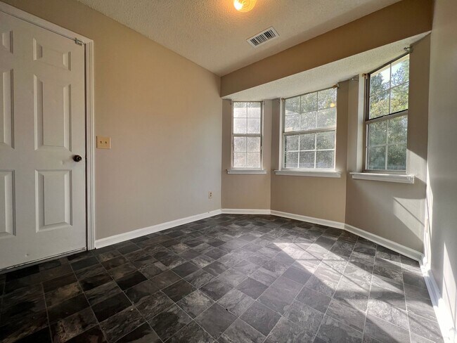Building Photo - 276 Kenny Dr