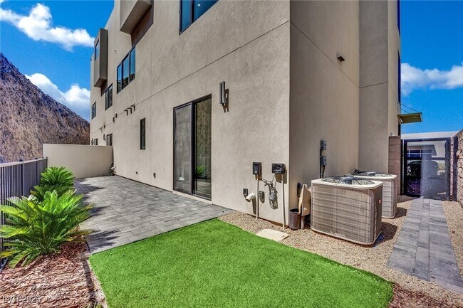 Building Photo - 378 Tranquil Peak Ct