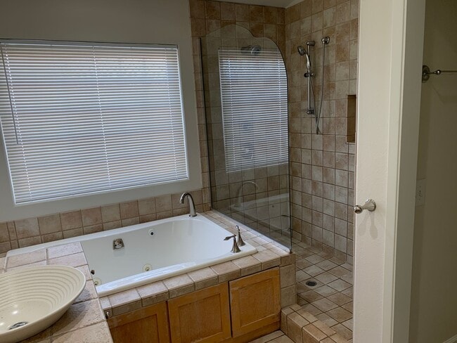 Building Photo - Beautiful 4 Bed | 3 Bath Home in Santee with Downstairs Bedroom & Full Bath!