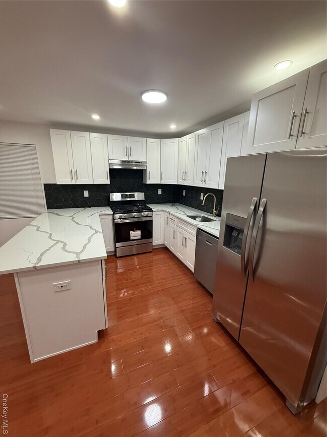 Building Photo - 107-13 220th St