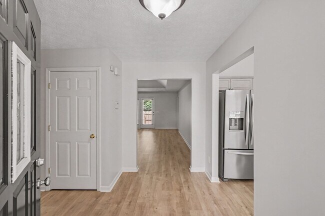 Building Photo - 1360 Harrington Dr