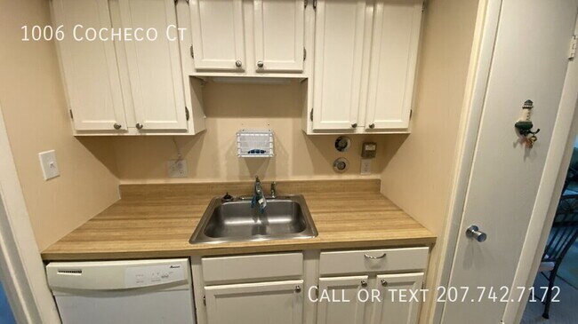 Building Photo - 1006 Cocheco Ct