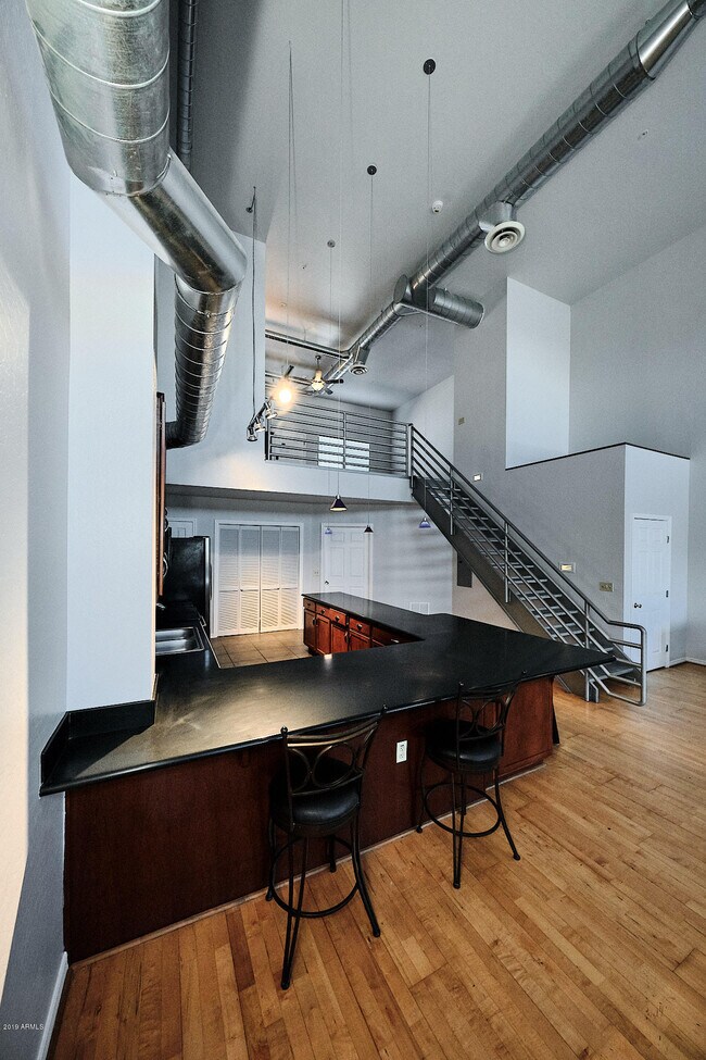 Building Photo - 424 S 2nd St