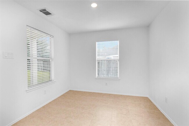 Building Photo - 450 Sandstone Creek Ln