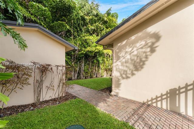 Building Photo - 6701 SW 49th Ter