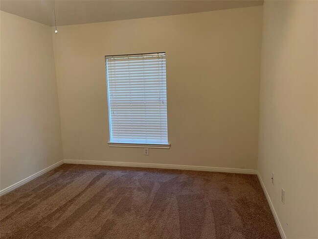 Building Photo - 9410 Creek Vine Dr