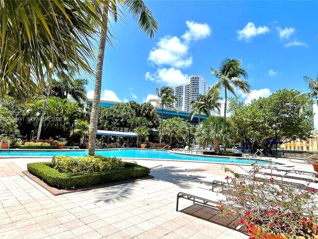 Building Photo - 19390 Collins Ave