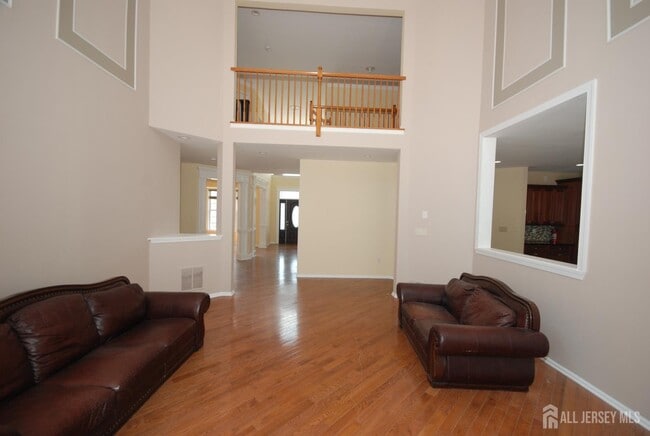 Building Photo - 41 Fritz Dr