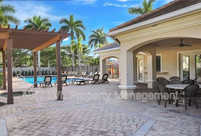 Building Photo - 1685 Serrano Cir