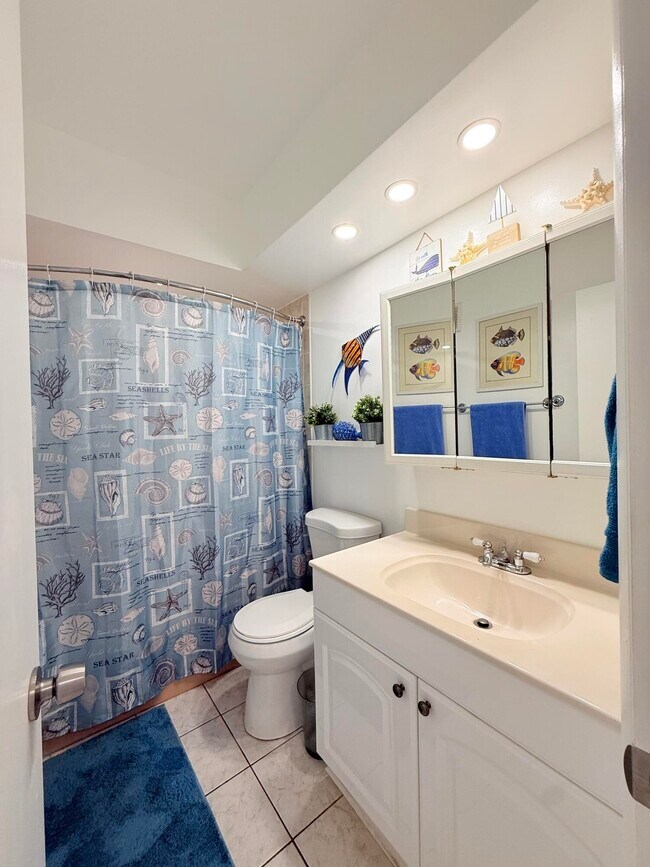 Building Photo - 470 Paradise Isle Blvd