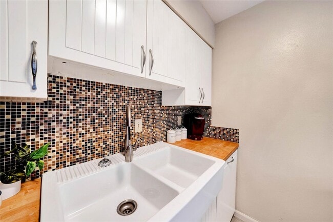 Building Photo - 3006 Brockbank Ct