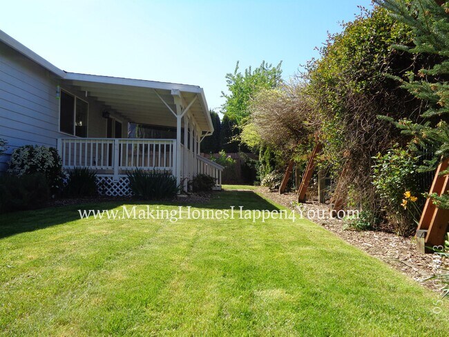 Building Photo - 405 Lavender St
