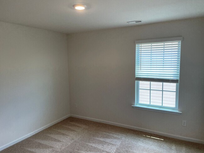 Building Photo - Complimentary Rent for a July ONLY Move in...