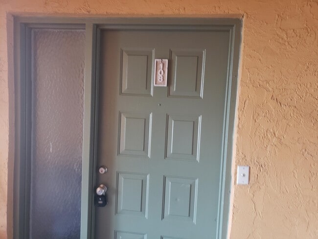 Building Photo - 3860 Coral Tree Cir