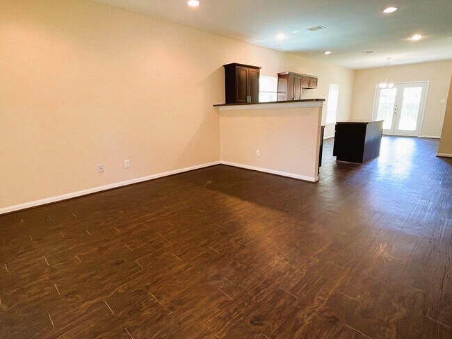 Building Photo - 8526 Homewood Ln
