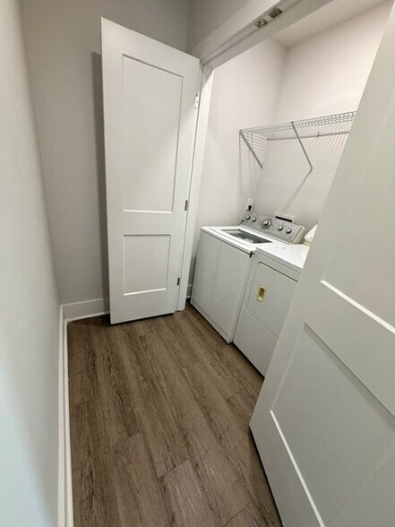 Building Photo - 667 Francis Pl NW