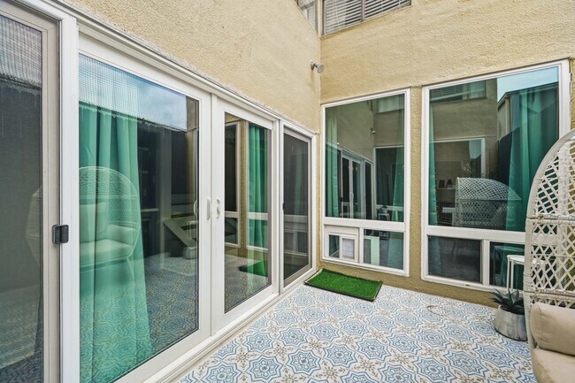 Building Photo - 1116 Bering Dr