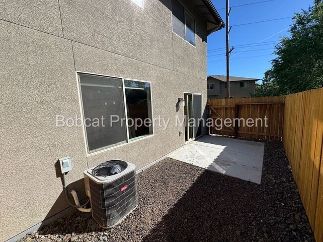 Building Photo - 1226 Saltern Dr