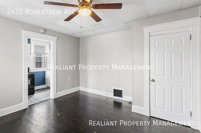 Building Photo - 2432 Robertson Ave