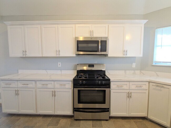 Building Photo - 15215 Peachmeadow Ln