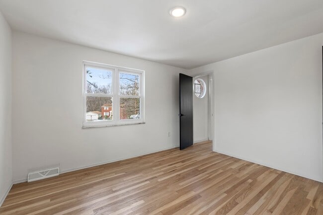 Building Photo - READY NOW! Fully RENOVATED 4 bedroom on a CUL-DE-SAC in MONROEVILLE!