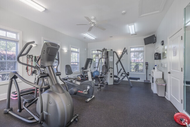 Building Photo - Retreat at Riverland