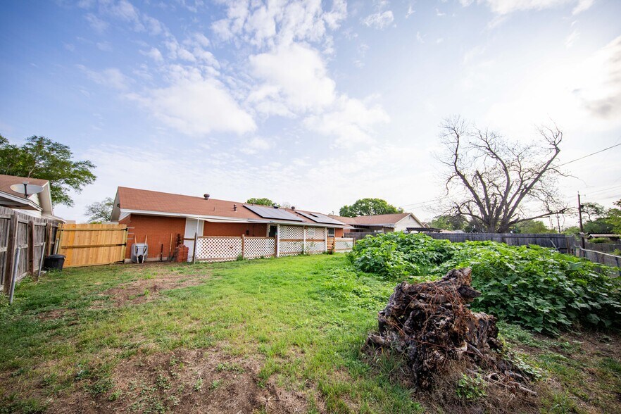 Building Photo - 4918 Seabreeze Dr