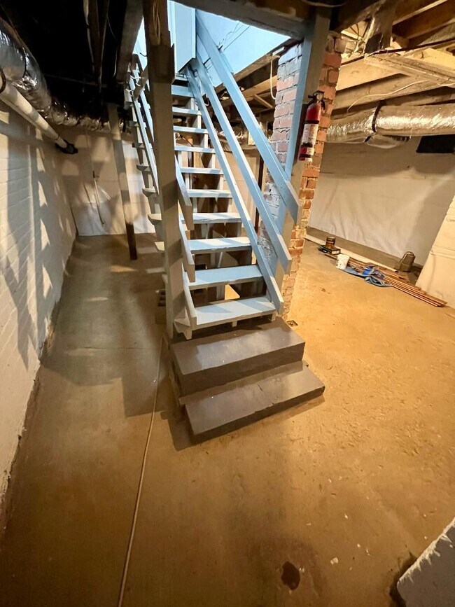Building Photo - 1003 Tipton St