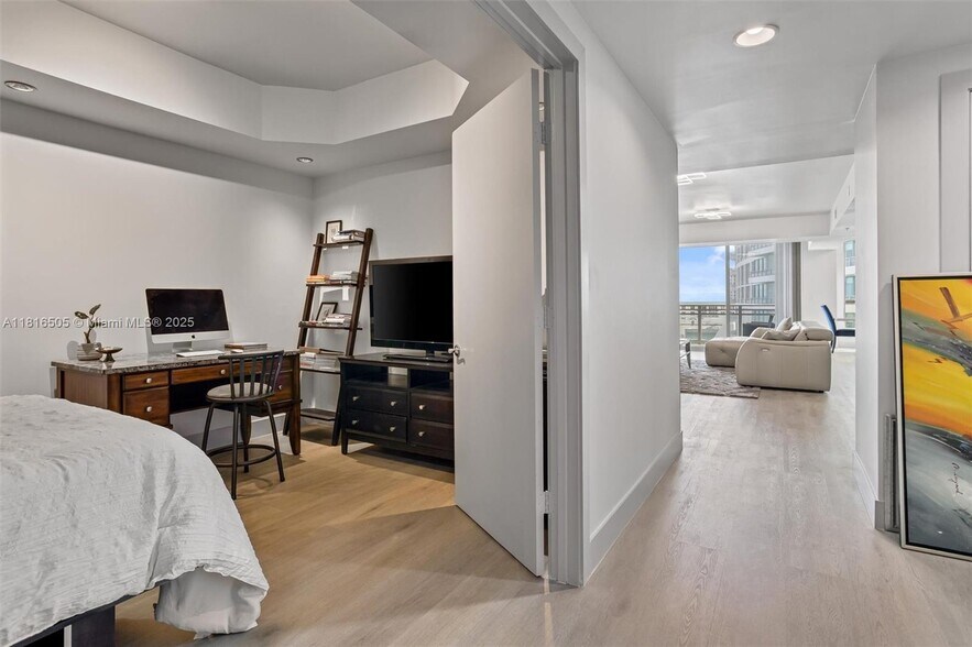 Building Photo - 3535 S Ocean Dr