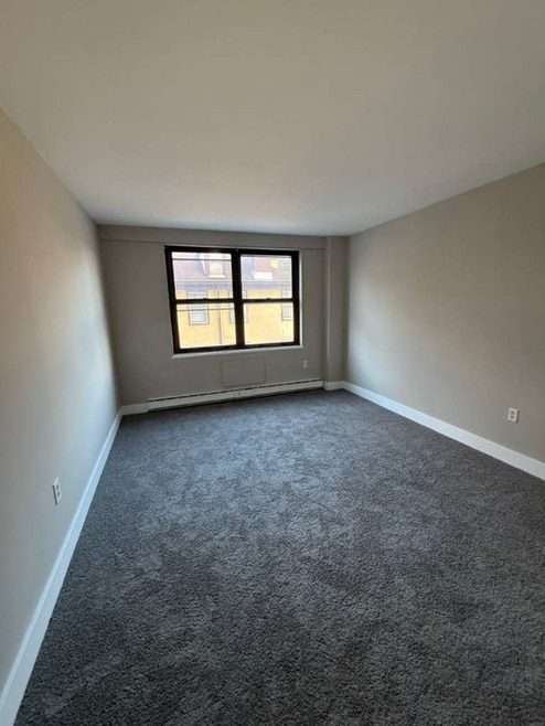 Building Photo - 1112 Riverside Ave.