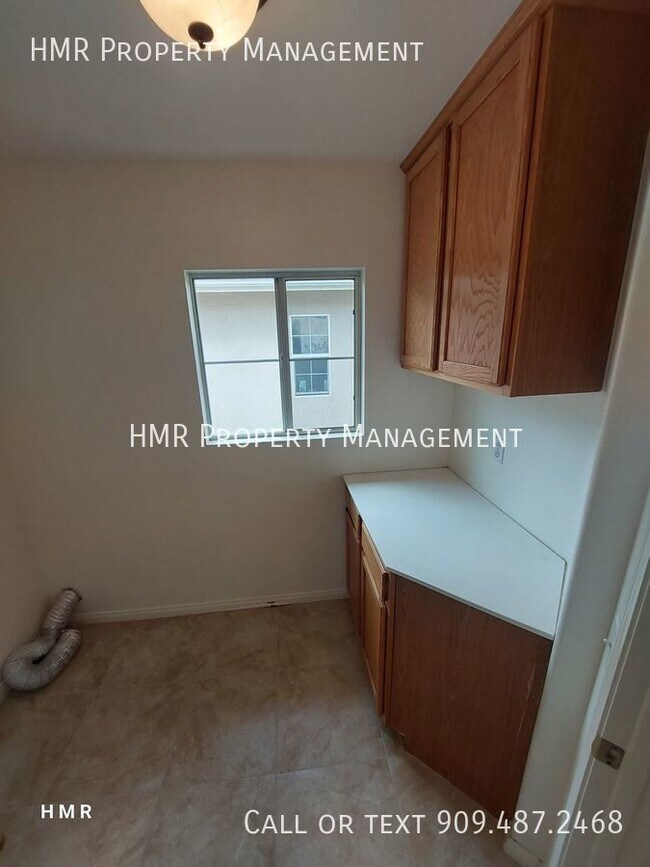 Building Photo - Tranquil Oasis: 4 Bedroom 3 Bath Two-Story