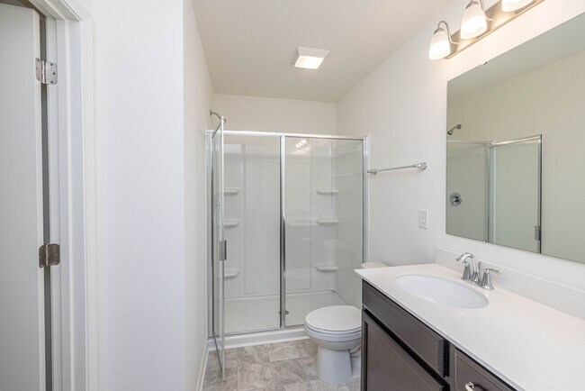 Building Photo - 465 Kinnerton Pl