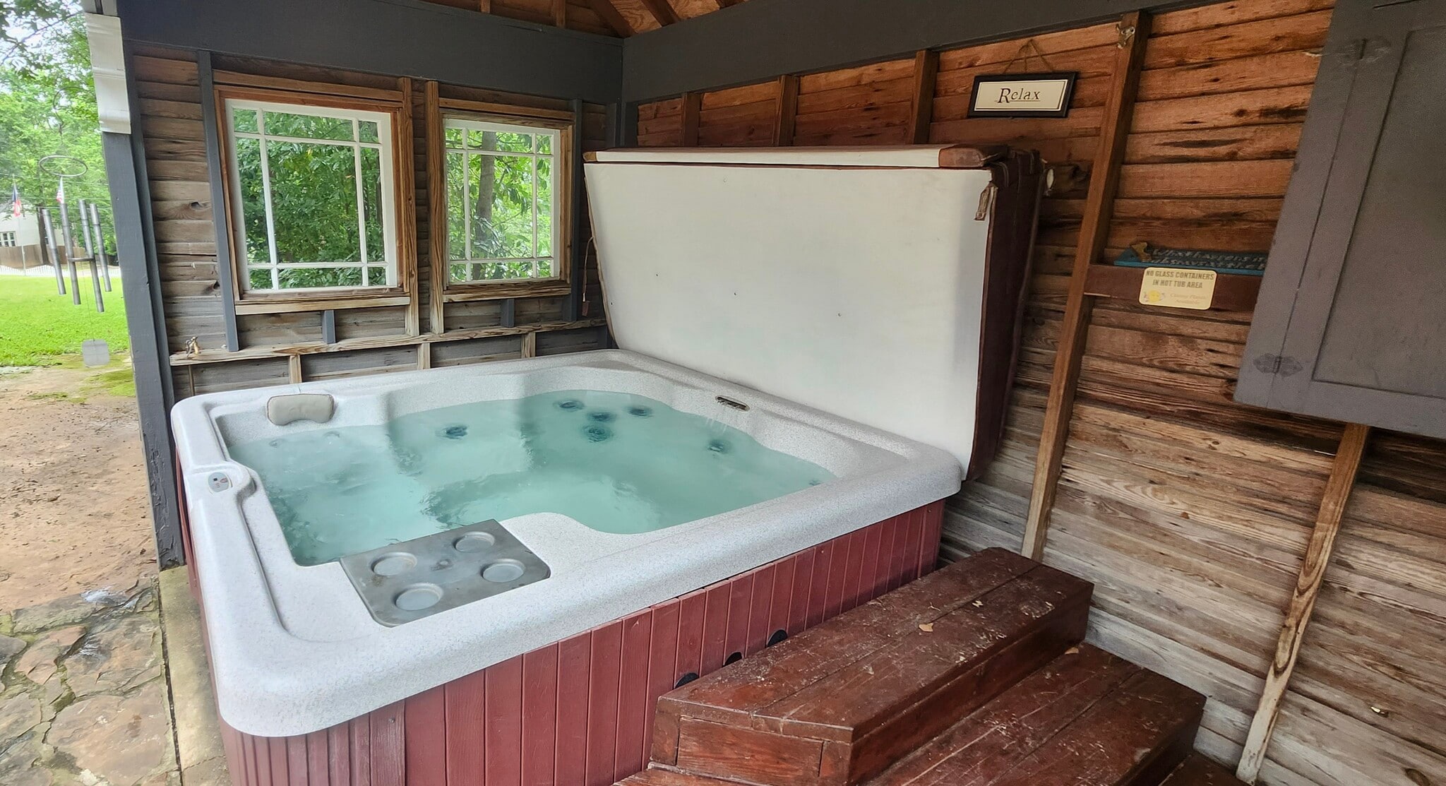 Hot Tub - 415 Sunny Ln