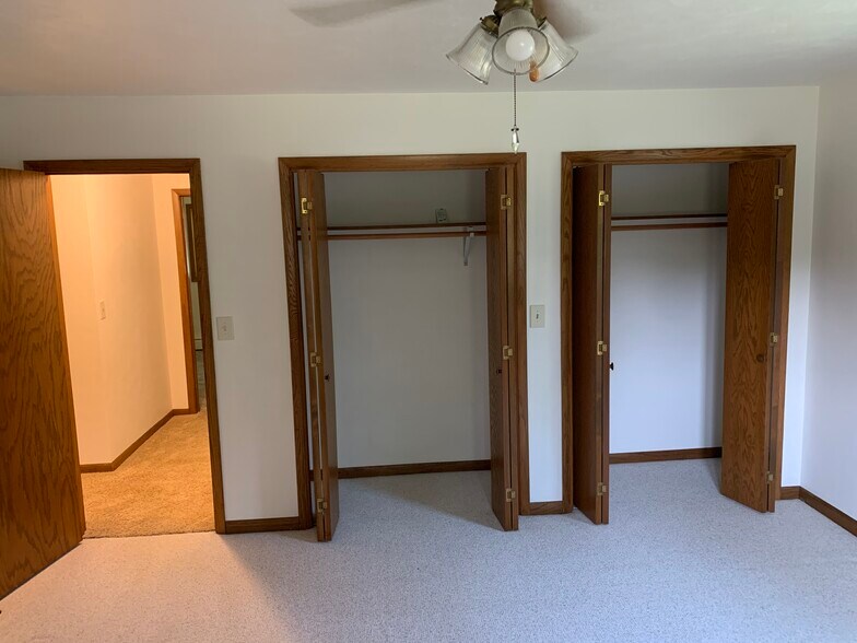 Bedroom 1 - N2118 Schacht Rd