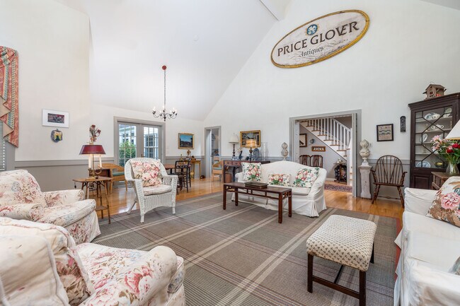 Building Photo - 43 Butternut Rd