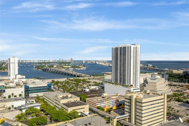 Building Photo - 1600 NE 1st Ave