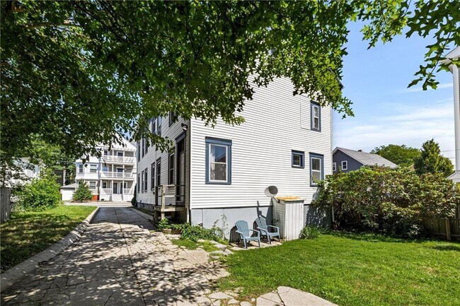 Building Photo - 207 Power St