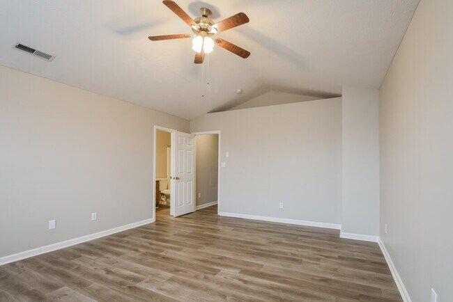 Building Photo - 443 Grabill Dr