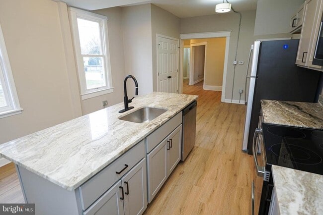 Building Photo - 218 S Pennsylvania Ave