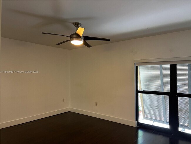 Building Photo - 15400 Sharpecroft Dr