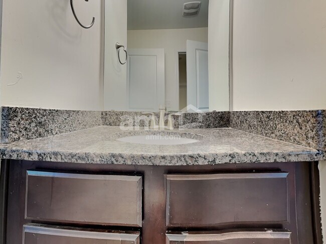 Building Photo - 112 Pullen Dr