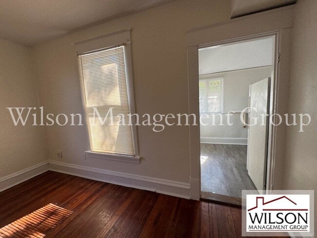 Building Photo - 516 E Anderson St