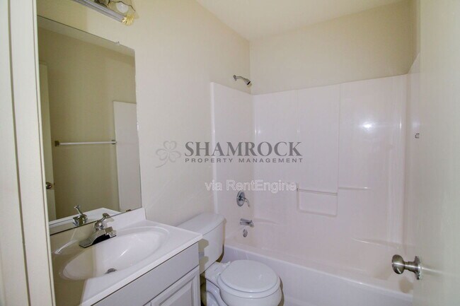 Building Photo - 10228 Iris Ln