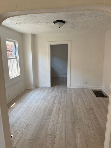 Building Photo - 322 Cecil Ave