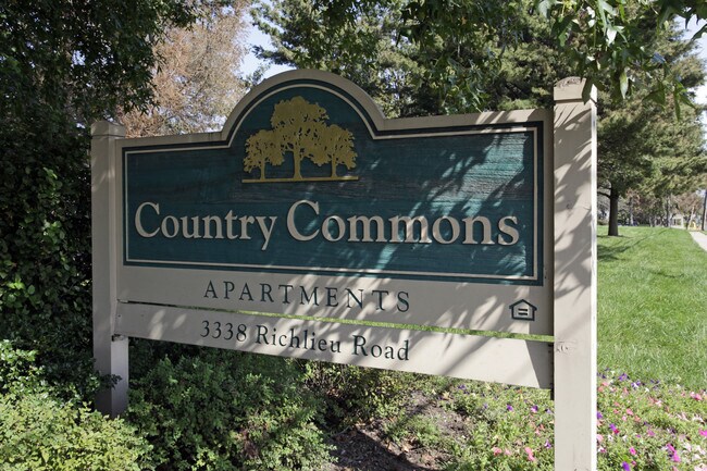 Building Photo - Country Commons Apartments